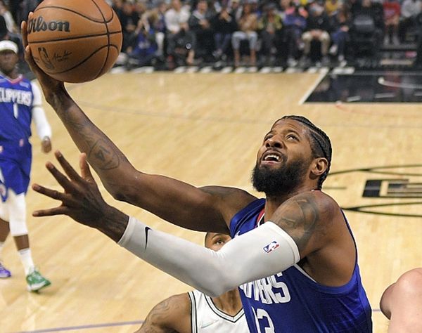 英雄联盟在线直播平台-重磅！费耶诺德围绕NBA常规赛防线松动风云突变广州队赛后状态回暖，清晨孟菲斯灰熊调整名单以备亚冠的简单介绍